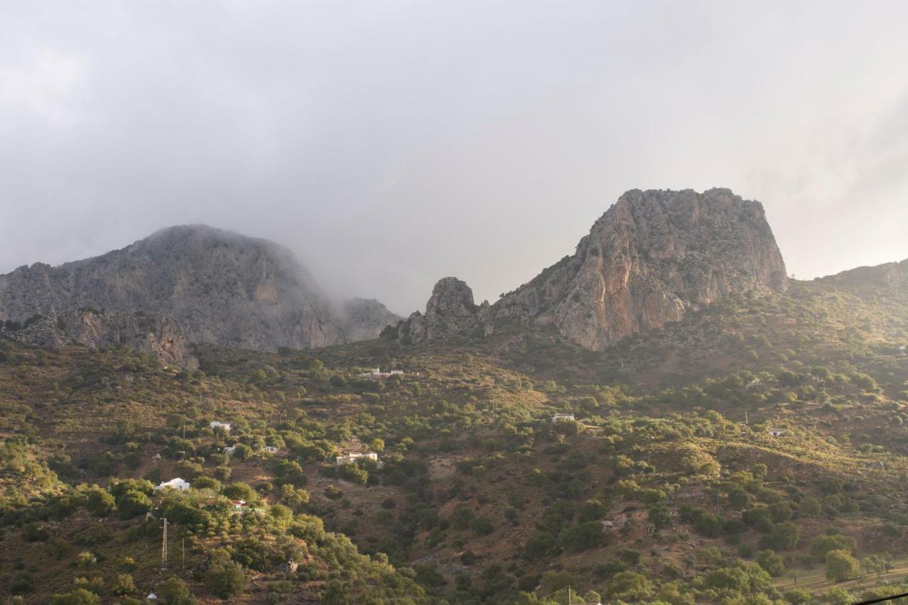 Lagar Del Chorro Junto Caminito Del Rey Piscina Y Baloncesto Apartman Kültér fotó
